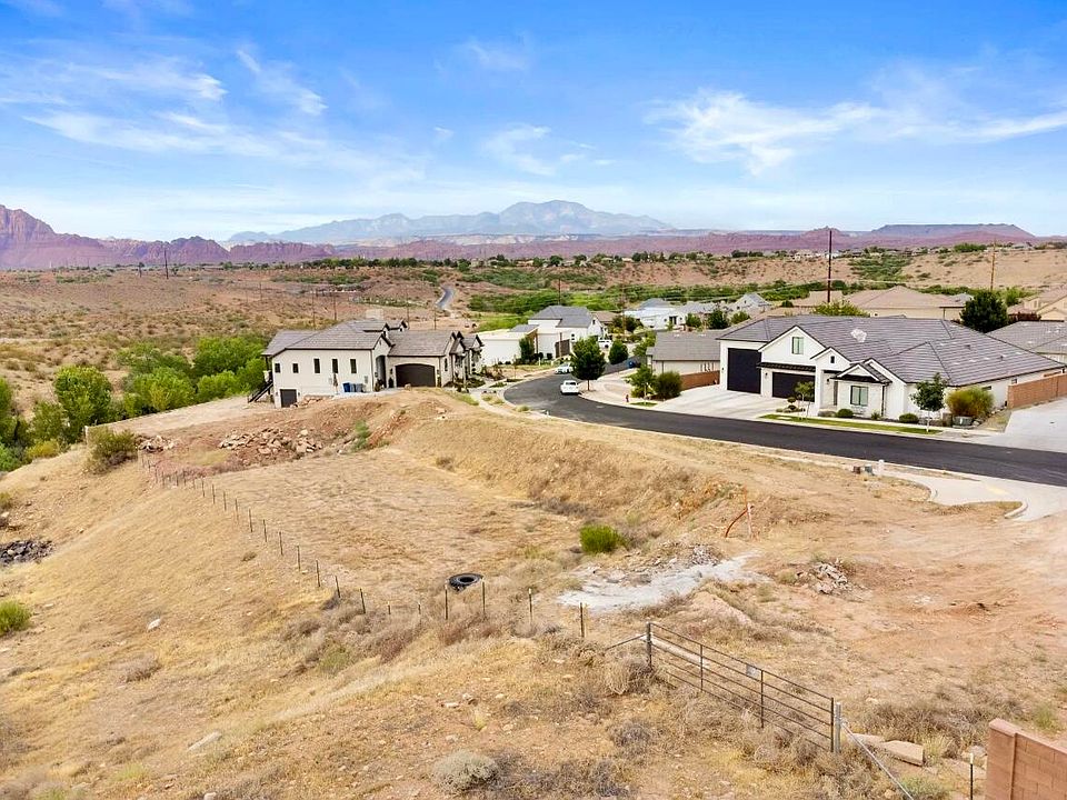 2nd image of 1471 Colbey Loop