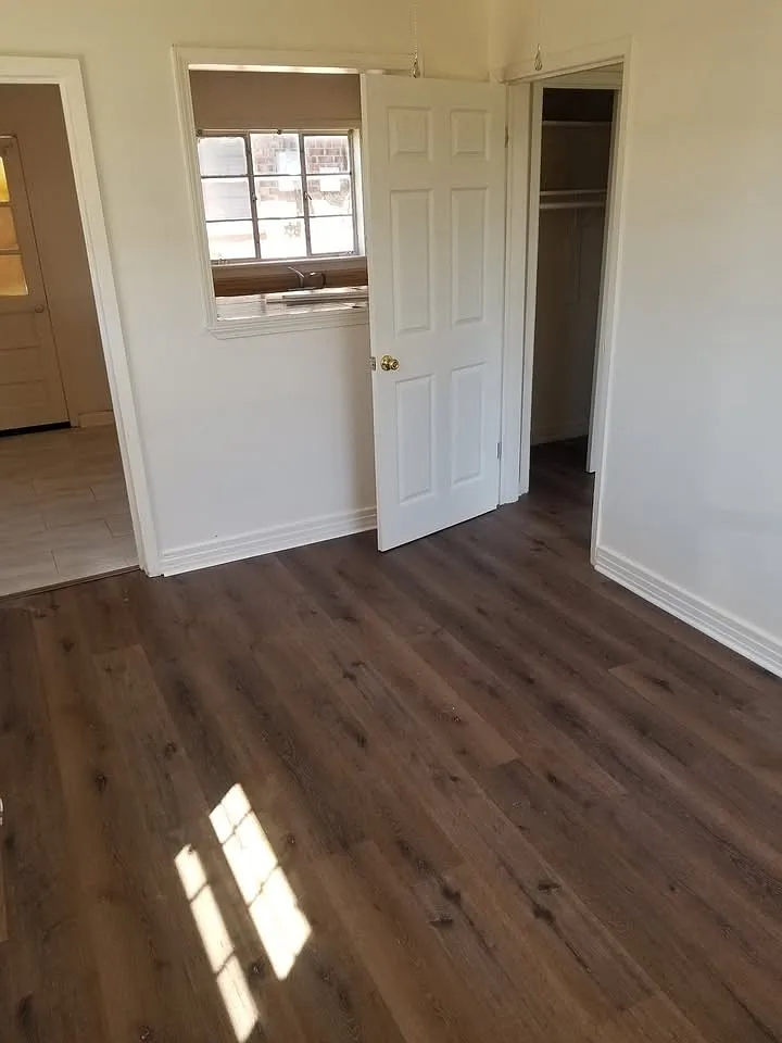 112 Singleton St — Photo 4