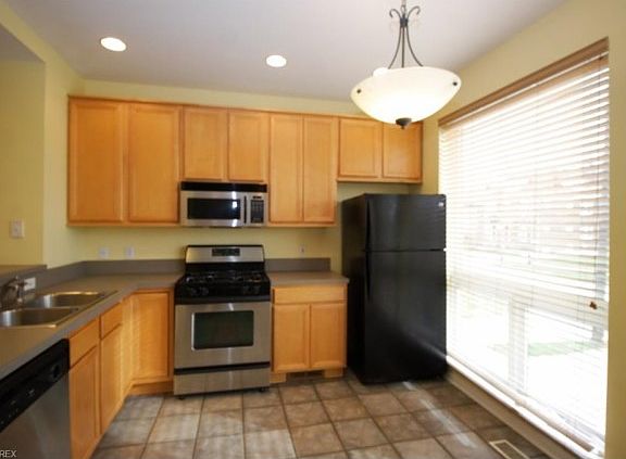 2nd image of 3193 Euclid Heights Blvd