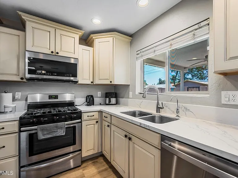 707 E Encanto Dr — Photo 12