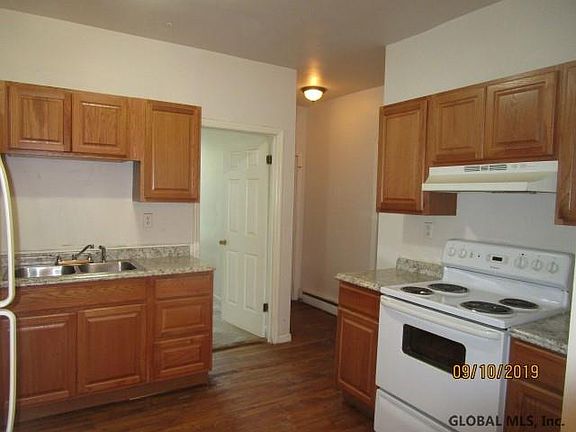 3rd image of 69 White St