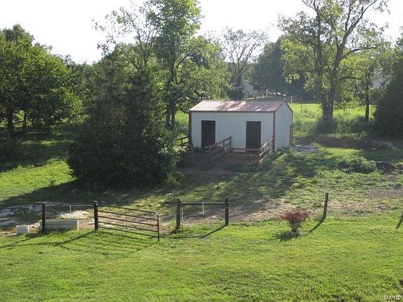 3rd image of 401 Ravenwood Dr