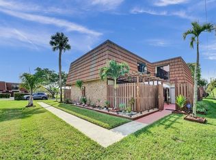 831 SW 120th Way, Davie, FL 33325