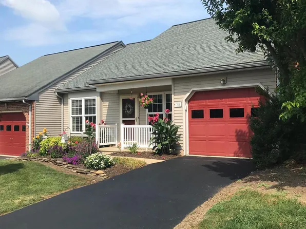 26 Oakgrove Ln, Millersville, PA 17551