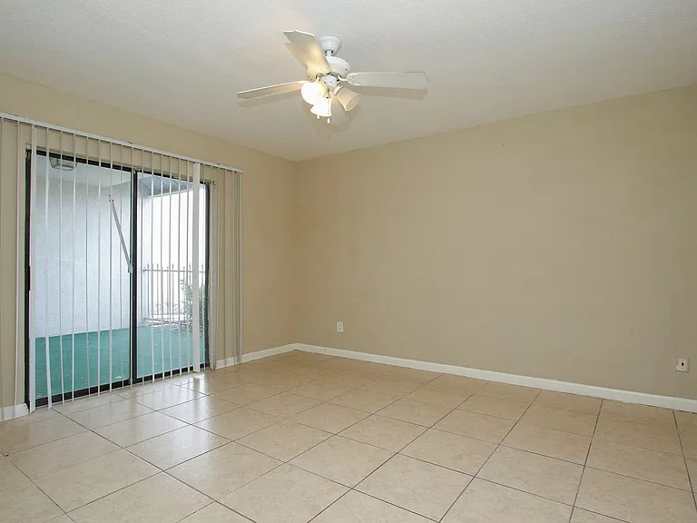 2822 S Bartell Dr #H6 — Photo 15