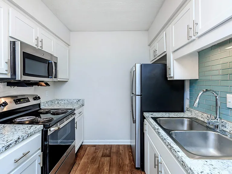Chase Cove Apartments — Photo 97