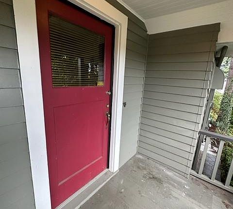 4th image of 6234 NE Glisan St