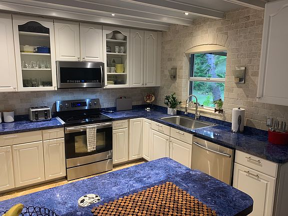 5th image of 24410 Rodas Dr