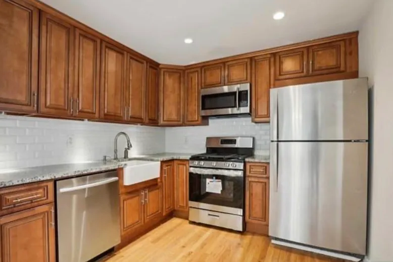 3 bed, 2.5 bath, 1907 sqft, $4,600 — Photo 4