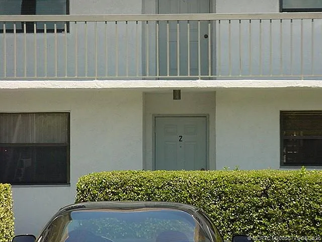 1290 SE Parkview Pl #A2 — Photo 2