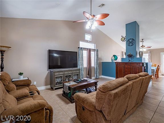 3rd image of 121 Aruba Isle Dr
