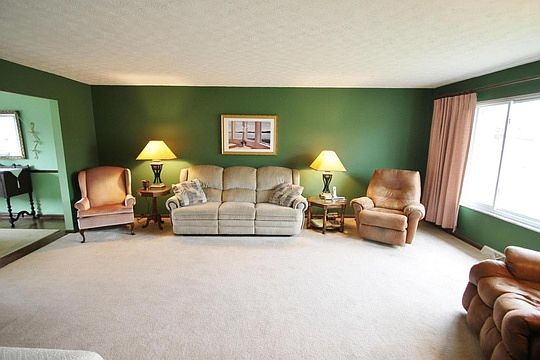 4th image of 1898 Knollridge Ct