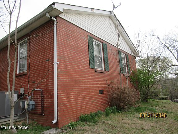 3rd image of 511 Patton Ferry Rd