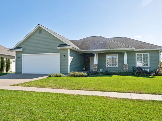605 E Kayla Ln, Prairie City, IA 50228