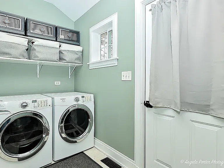 824 N River Rd — Photo 8