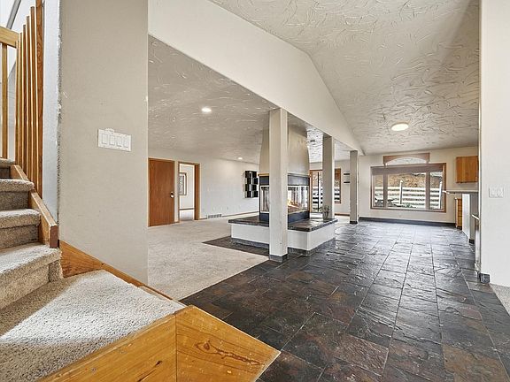 3rd image of 6095 Hidden Springs Rd
