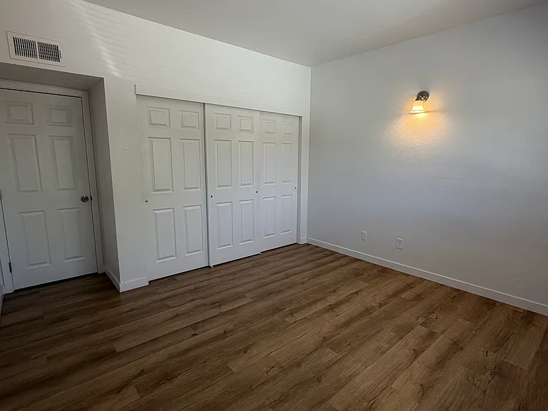 115 E King Rd — Photo 15
