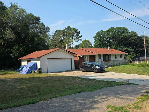 3rd image of 1684 Frost Ave