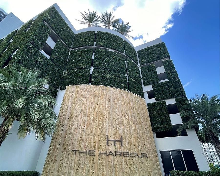 1st image of 16385 Biscayne Blvd Unit 1702