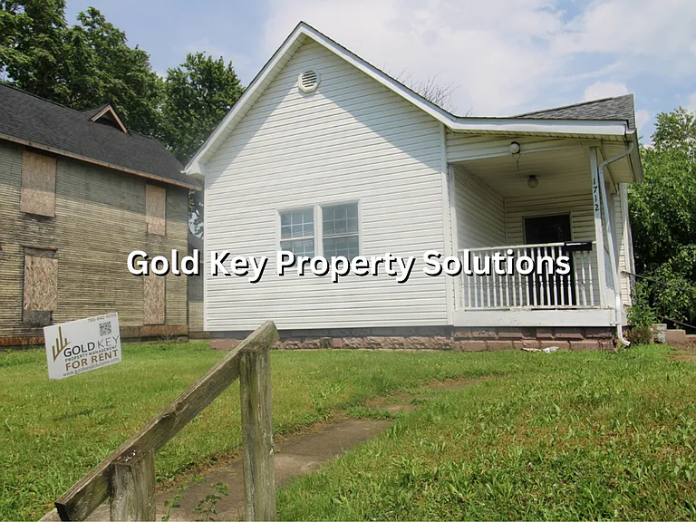 1712 S Mulberry St — Photo 1
