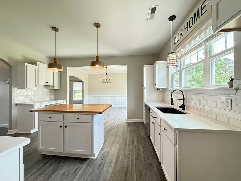303 Breezeway Dr — Photo 21