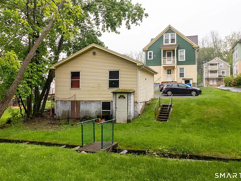 76 Gridley St #2 — Photo 35