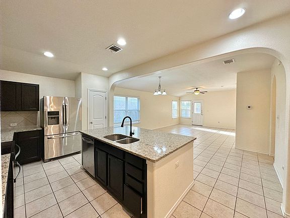 5th image of 3711 Rusack Dr