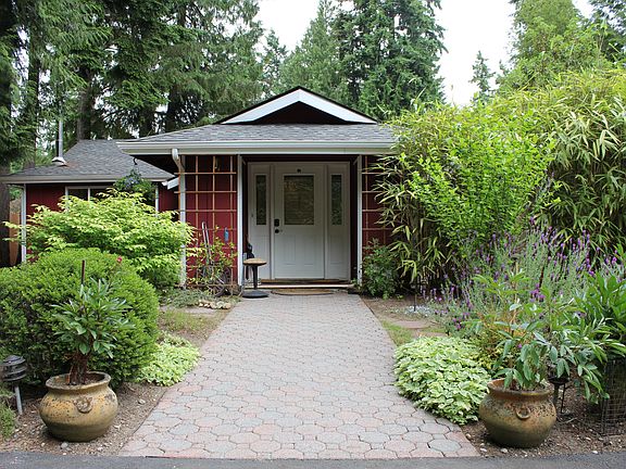 Welcoming walk to front door