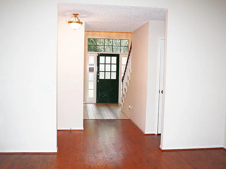 2319 Mill Creek Dr — Photo 6