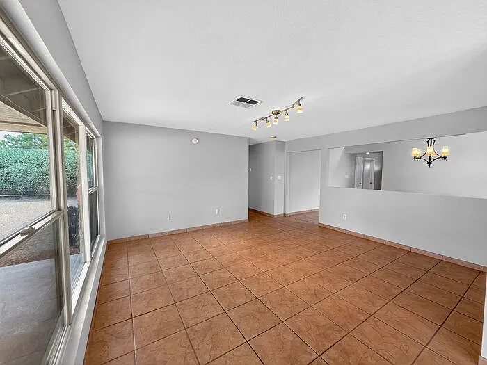 541 S Fir St — Photo 23