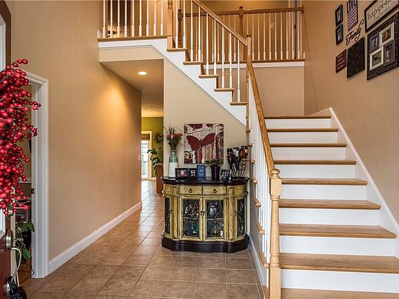 3rd image of 537 Bretts Way