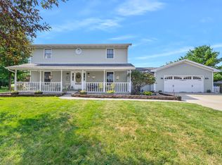 417 Sunset Dr, Colfax, IL 61728