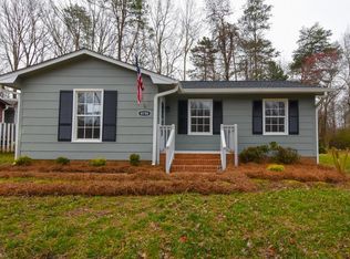 4154 Edgeware Rd, Winston Salem, NC 27106