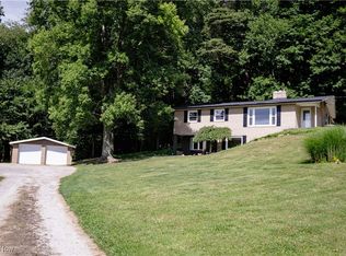 9059 Bachelor Rd NW, Magnolia, OH 44643