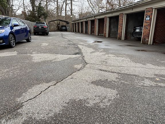 2nd image of 2499 Madison Rd APT 13