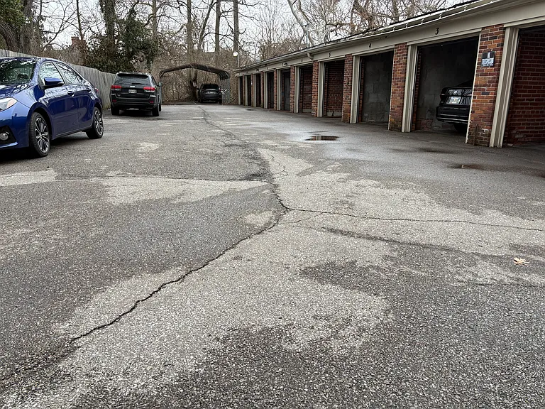 2499 Madison Rd #13 — Photo 2