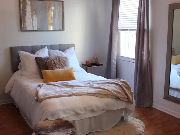 210 Adams Street image 6 of 11