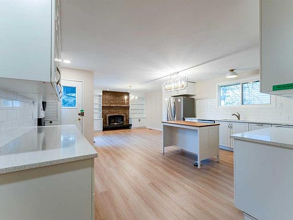 5th image of 139 NE Edgehill Pl NW