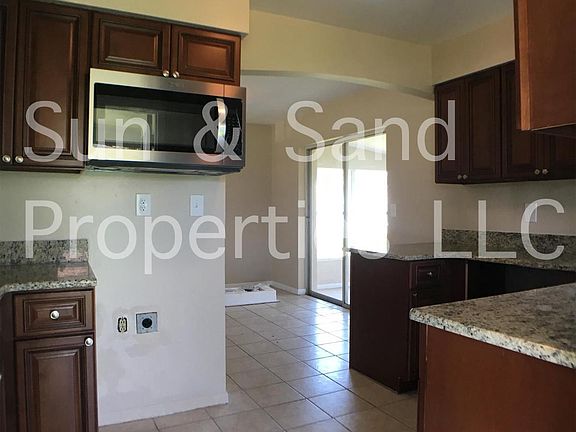 5th image of 1472 N Page Dr