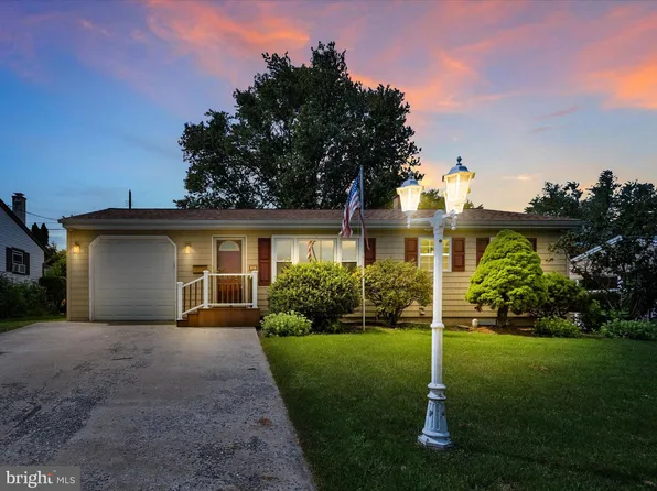 12 Richard Ave, Middletown, PA 17057