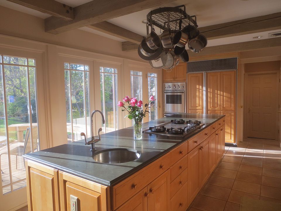 2nd image of 23 Beaupre Ct