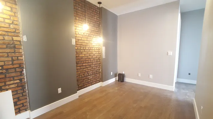 Rented by Evergreen Apartments BK | media 5