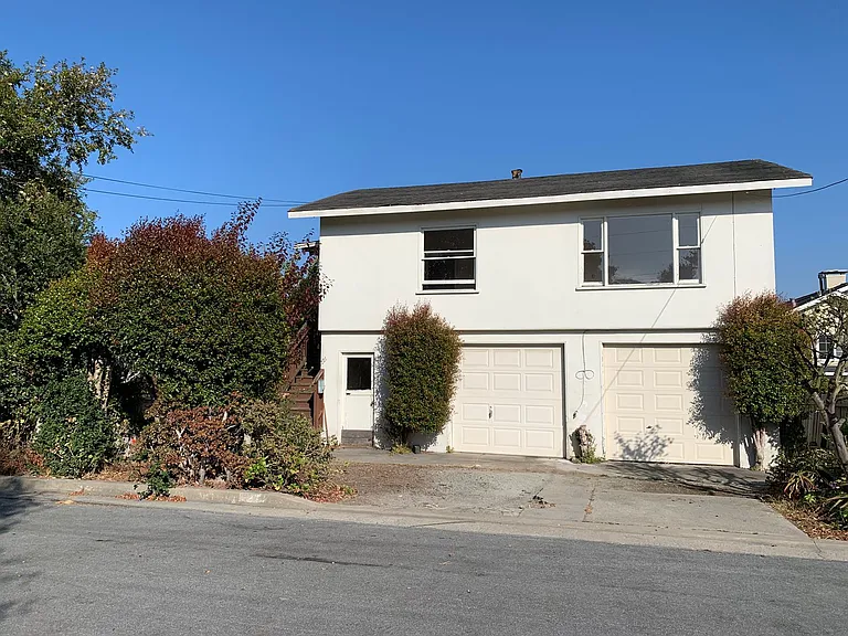 221 Anita St — Photo 11