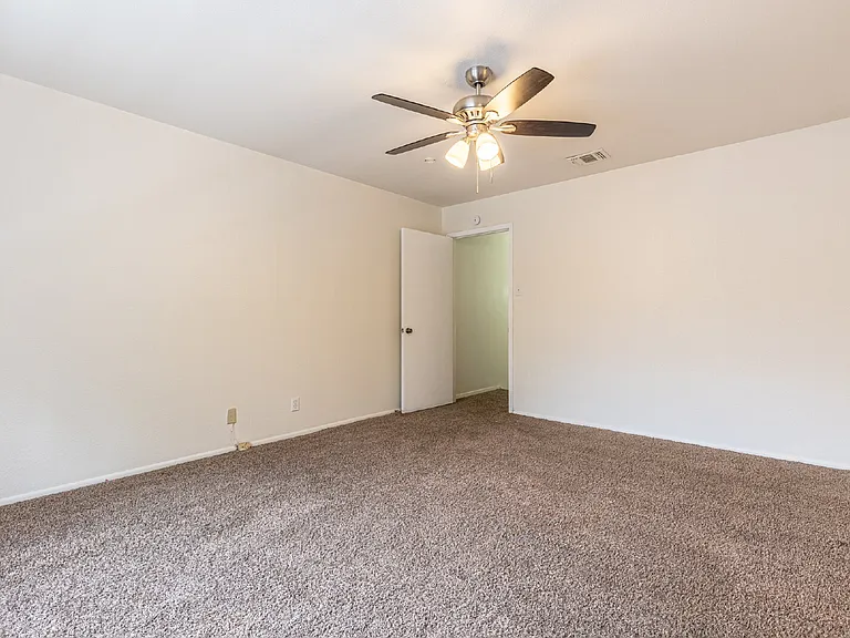 14423 Brook Hollow Blvd #A — Photo 27