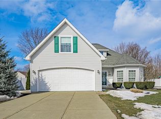 249 Continental Dr, Lockport, NY 14094