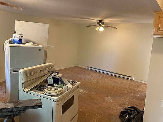 3rd image of 595 Bay St Floor 3