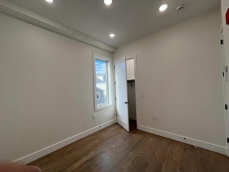 40 Lembeck Ave #6 — Photo 8