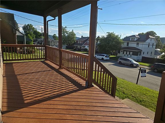 4th image of 428 Pershing Dr