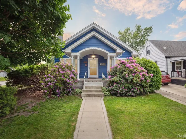 34605 Elm St, Wayne, MI 48184