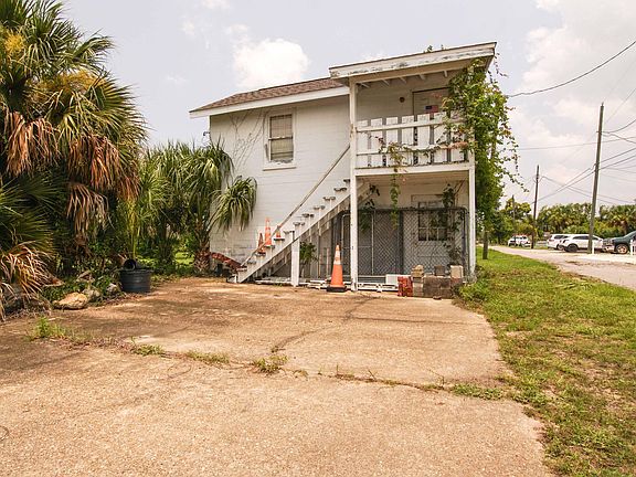 2nd image of 1122 Oak Ave